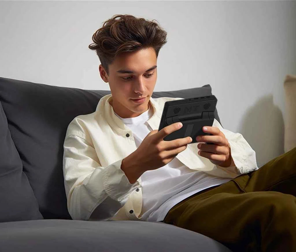 E5 Handheld Console Video Game Console 6000mAh Power Bank, 5-inch IPS Screen, 22W, Arcade Classic Gaming Console with Retro Games Machine