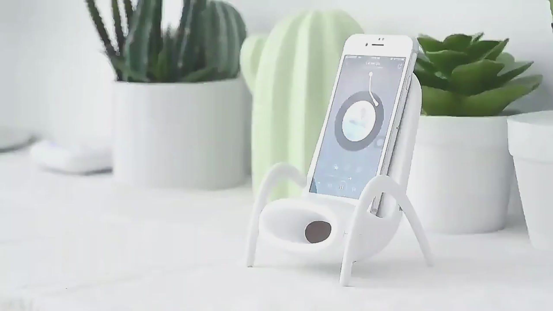 Chair 15W Wireless Fast Charging 2 in 1 Phone Holder